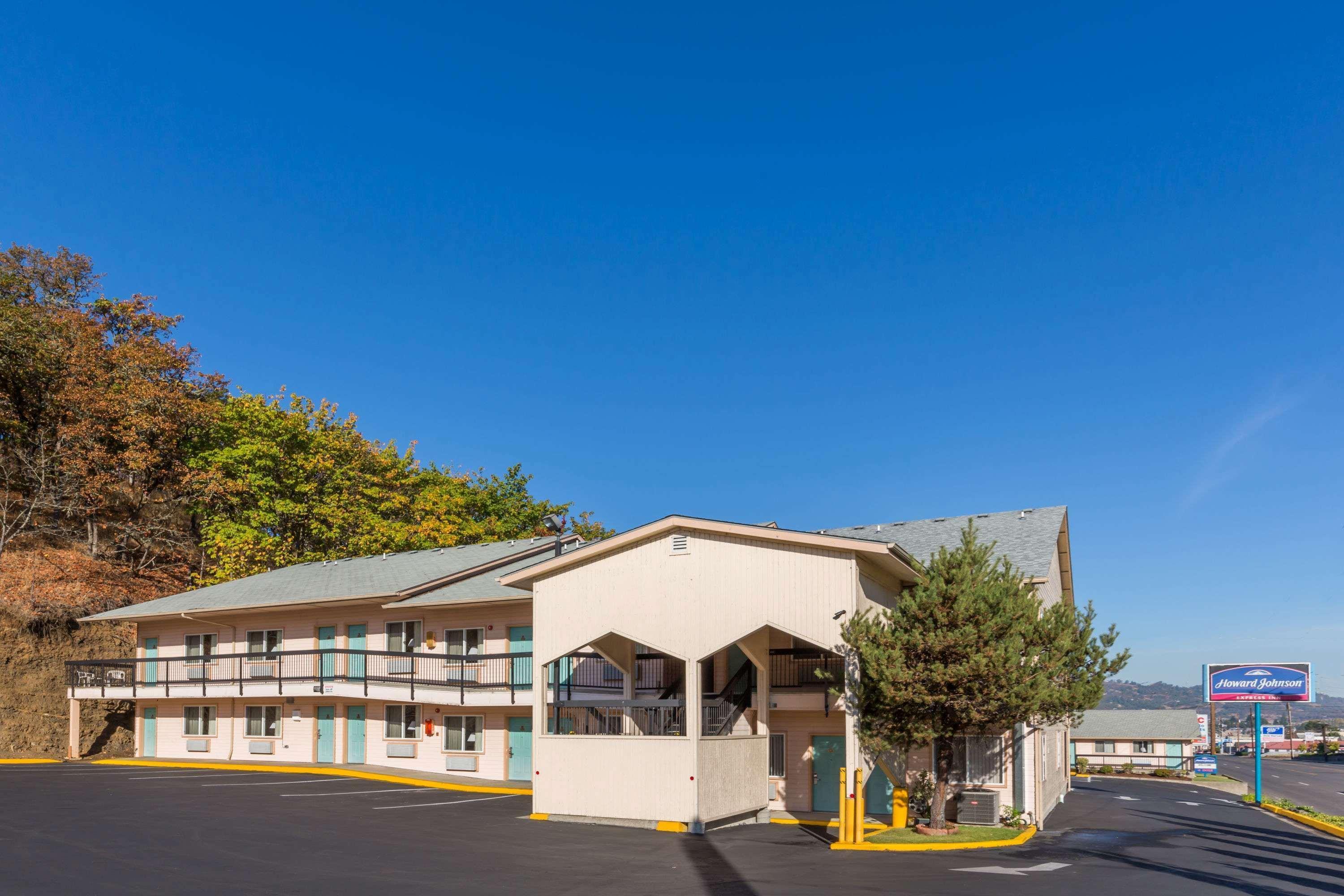 Howard Johnson By Wyndham Roseburg Buitenkant foto