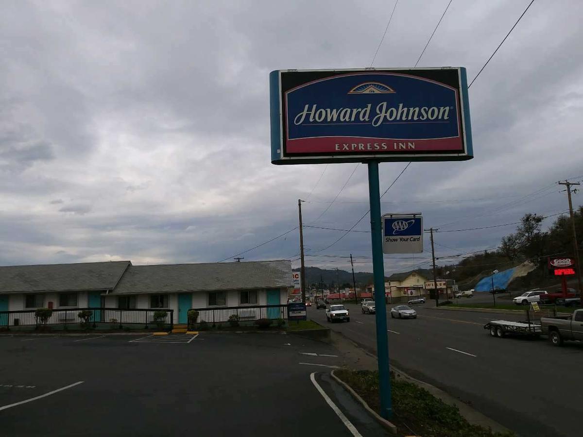 Howard Johnson By Wyndham Roseburg Buitenkant foto