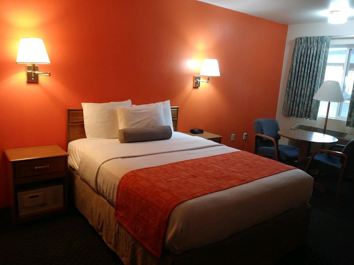 Howard Johnson By Wyndham Roseburg Buitenkant foto