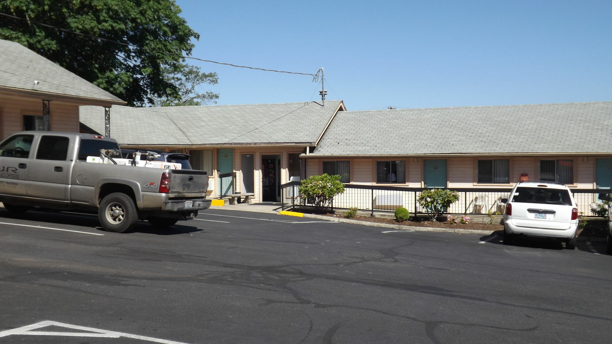 Howard Johnson By Wyndham Roseburg Buitenkant foto