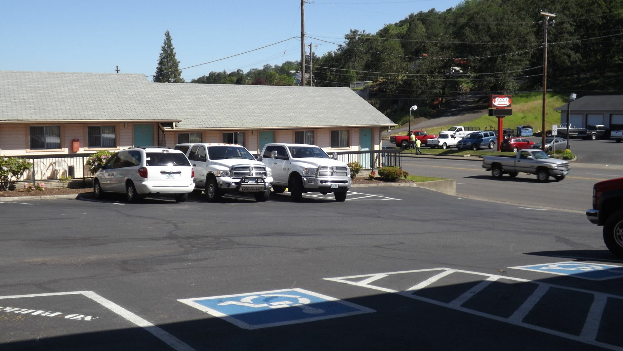 Howard Johnson By Wyndham Roseburg Buitenkant foto