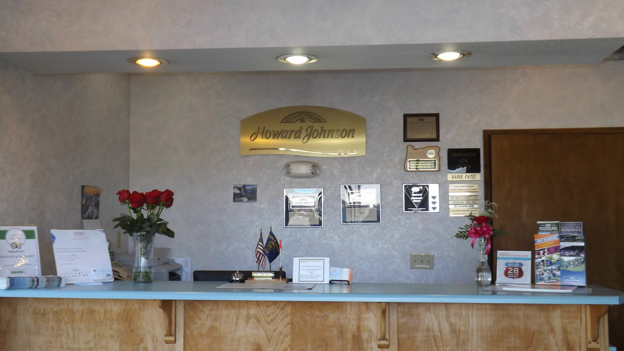 Howard Johnson By Wyndham Roseburg Buitenkant foto